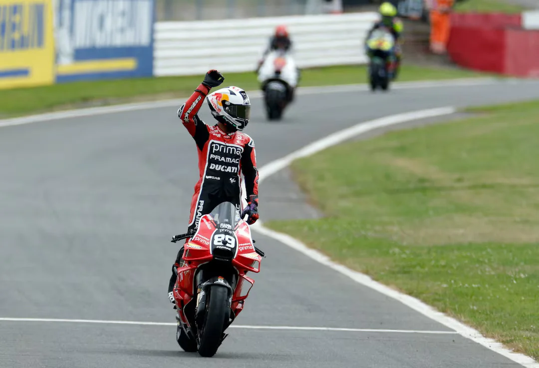 Martin smashes lap record to storm to pole at Austrian Grand Prix