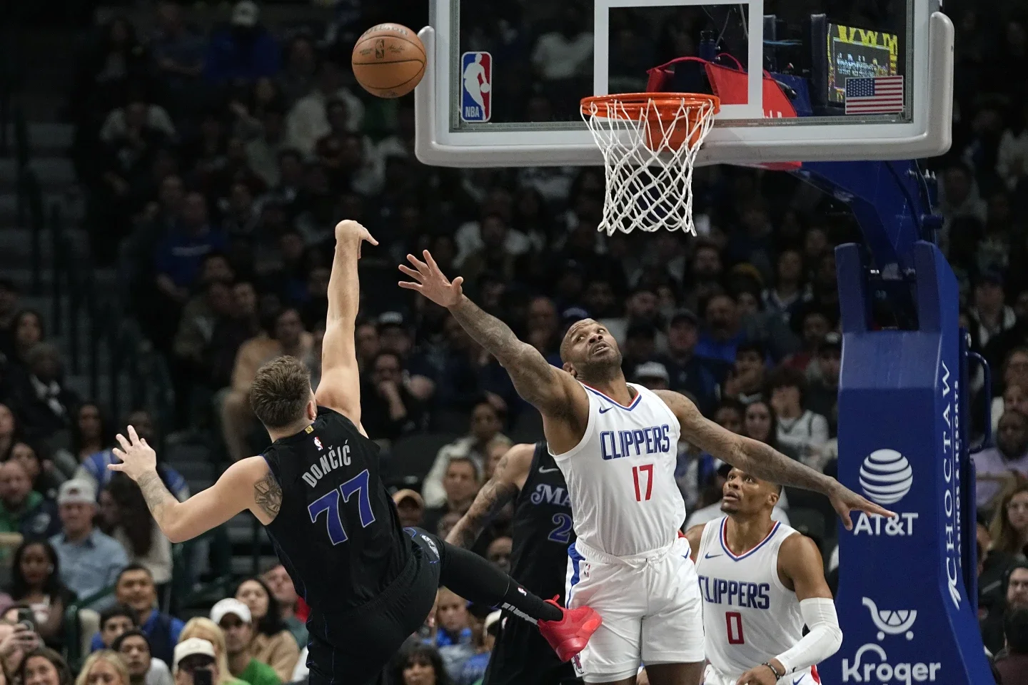 Luka Doncic's 44 Points Power Mavericks to Convincing Win Over Struggling Clippers