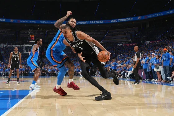 Spurs beat Thunder in Game 7 to reach first NBA finals since 2014