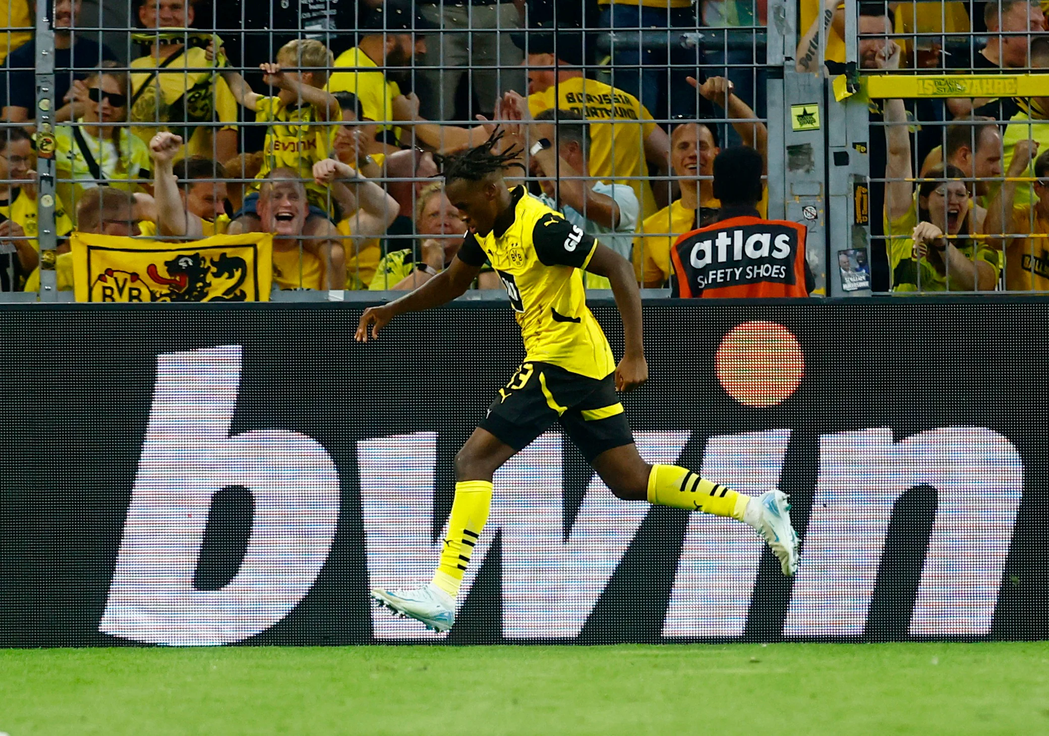 Borussia Dortmund 2-0 Eintracht Frankfurt: Bynoe-Gittens brace gives Dortmund win against Frankfurt