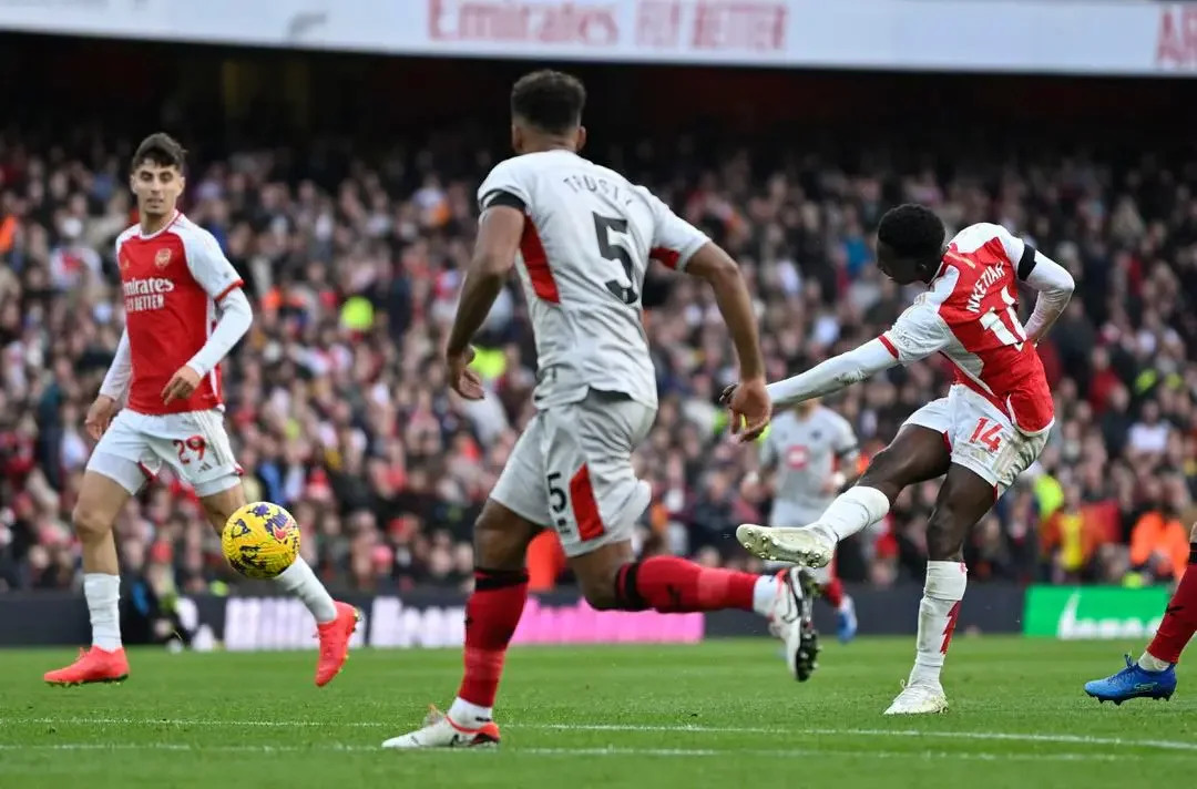 Nketiah shines as Arsenal ease pass Sheffield United