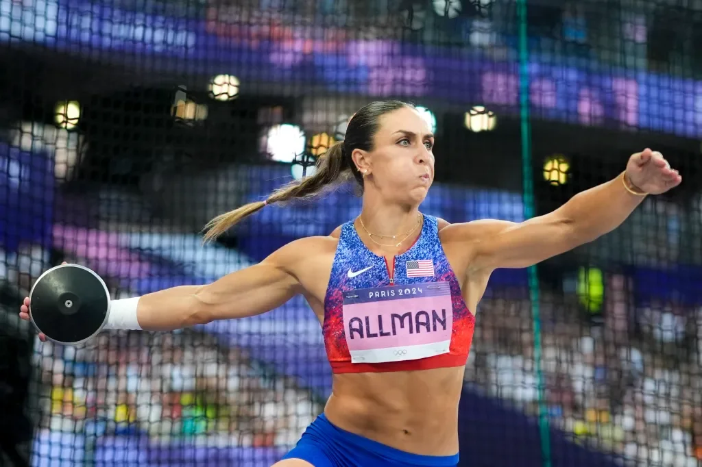 Valarie Allman wins second successive women's discus title