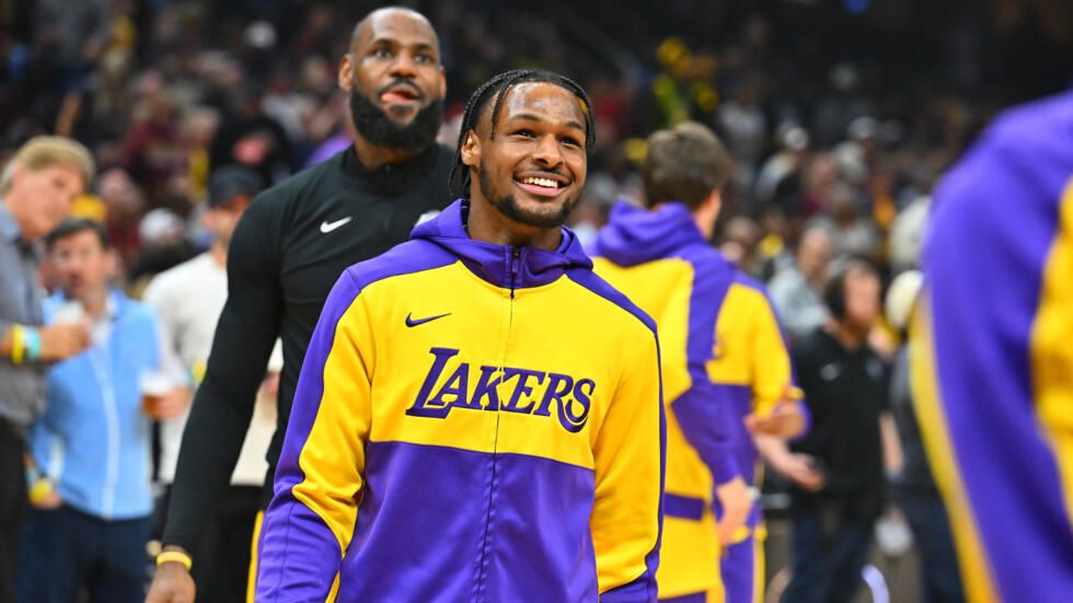 NBA Roundup: Pacers Edge Out Celtics in OT, Cavs Dominate Lakers in James Family’s Homecoming