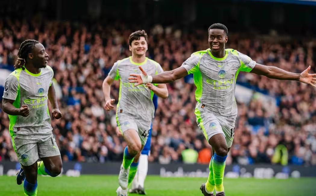 Man City thrash Chelsea 3-0 to close in on Arsenal in title race