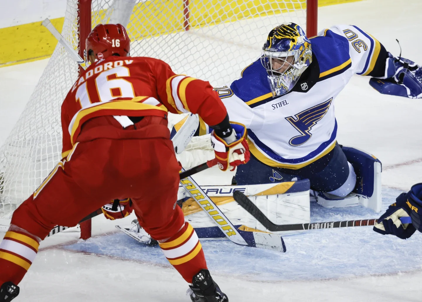 Oskar Sundqvist, Joel Hofer shine as the St. Louis Blues beat the Calgary Flames 3-0