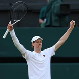 Jannik Sinner defeats Carlos Alcaraz to win maiden Wimbledon title