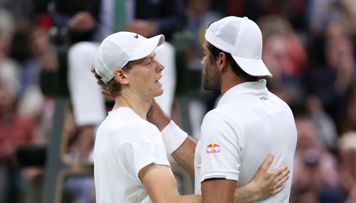 Sinner holds off Berrettini to reach third round at Wimbledon