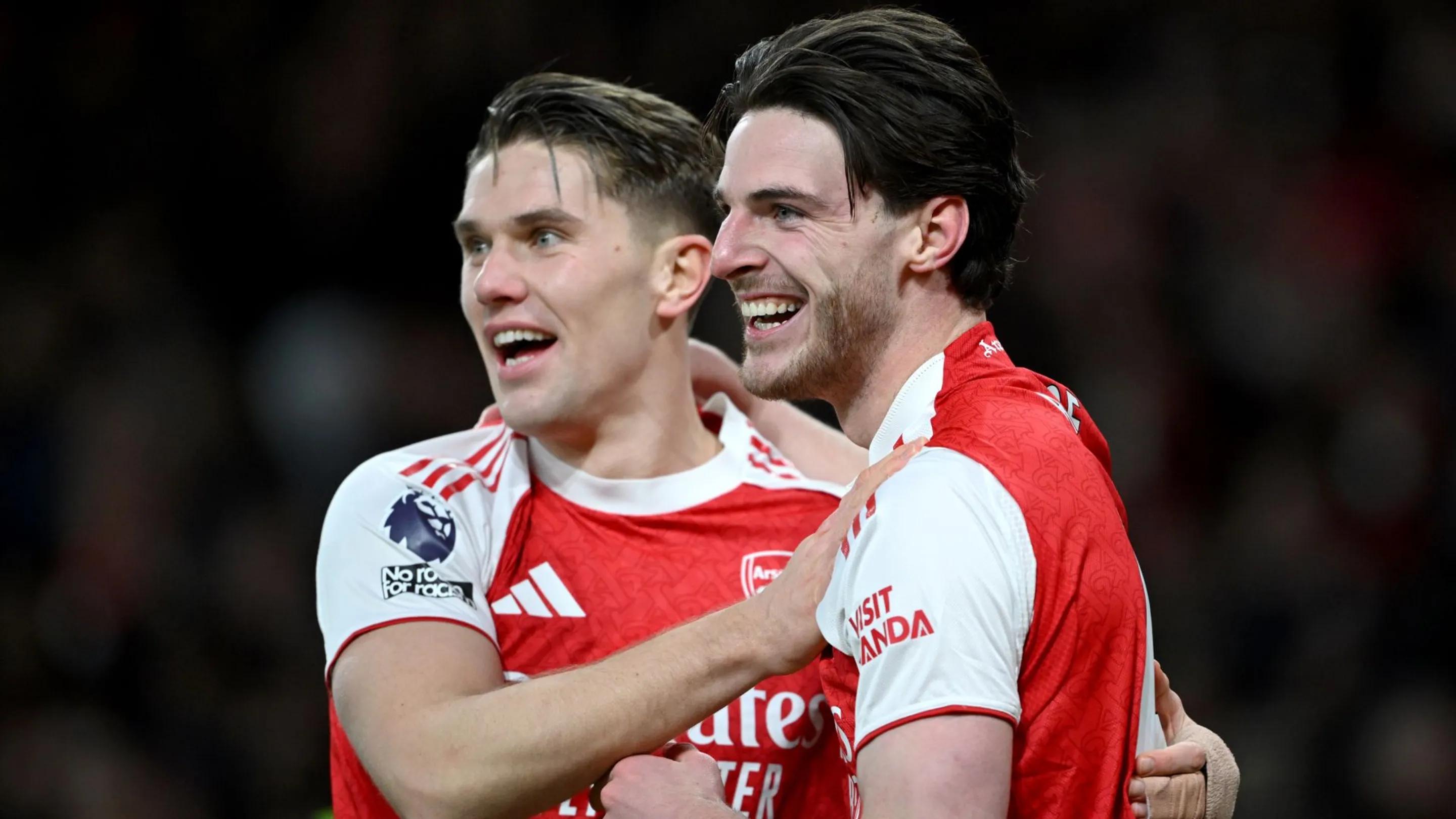 Arsenal beat Brighton 2–1 to reclaim Premier League top spot