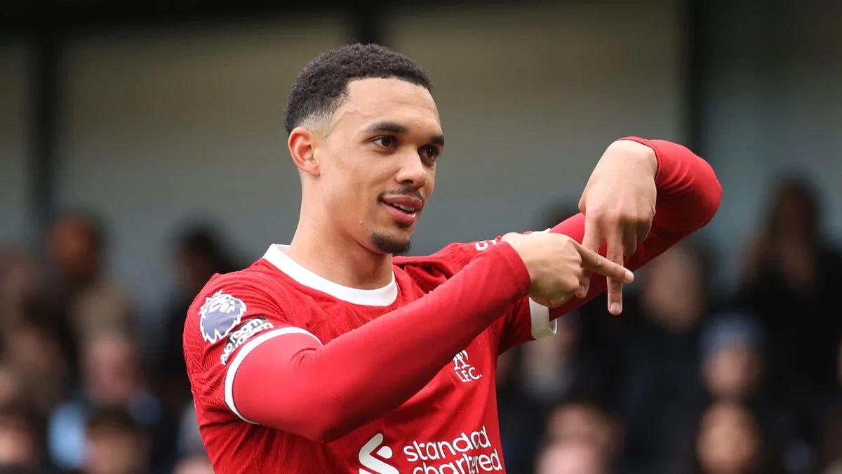 Fulham 1-3 Liverpool: Reds hit three past hosts to go joint top