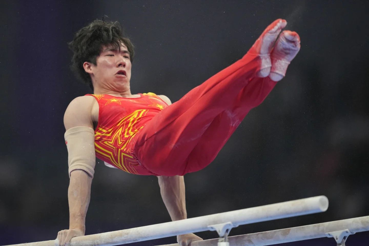 Chinese Gymnast Zhang Boheng Triumphs at Asian Games, Setting Sights on Paris Olympics