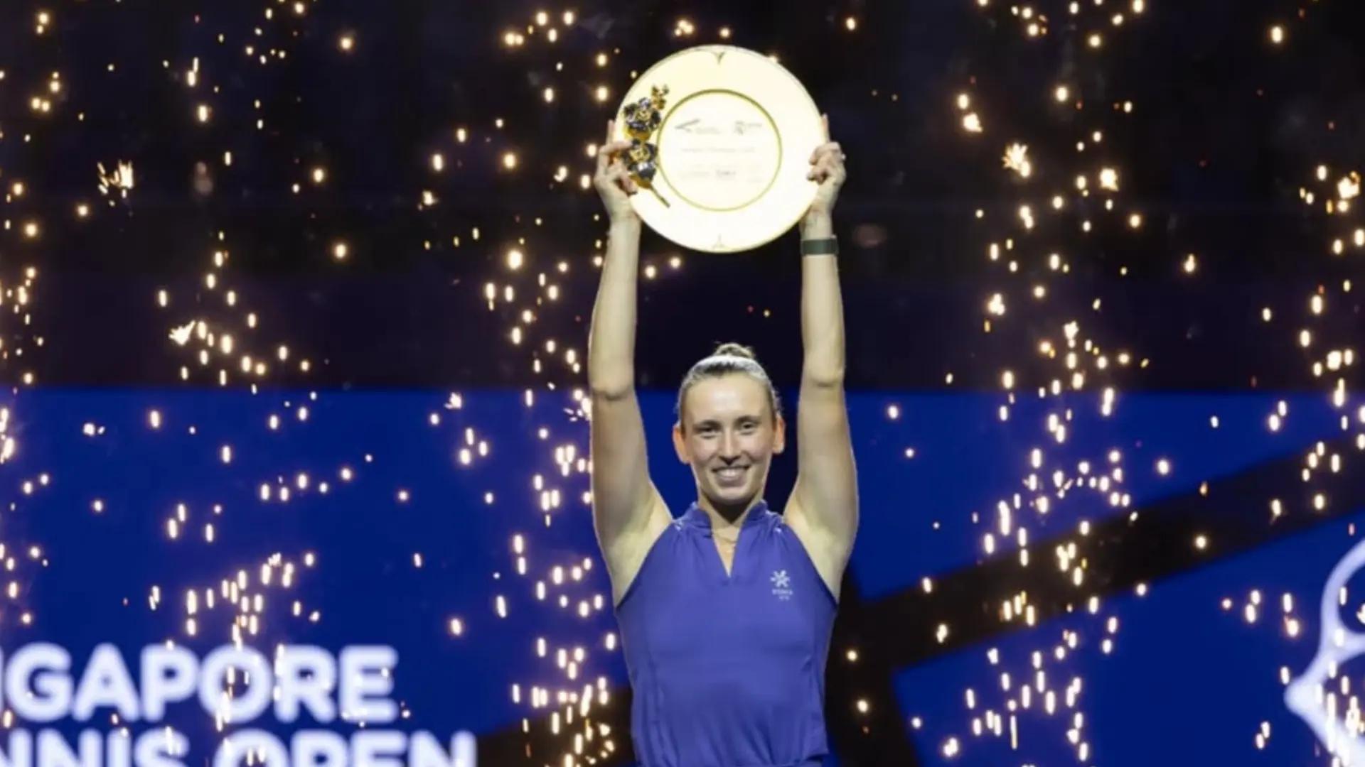 Mertens claims first WTA title in 17 months with victory over Li at Singapore Open