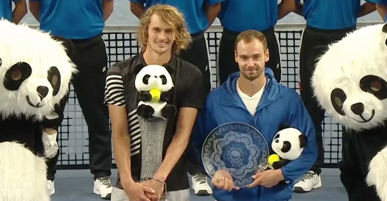 Alexander Zverev rallies from a set down to claim Chengdu Crown