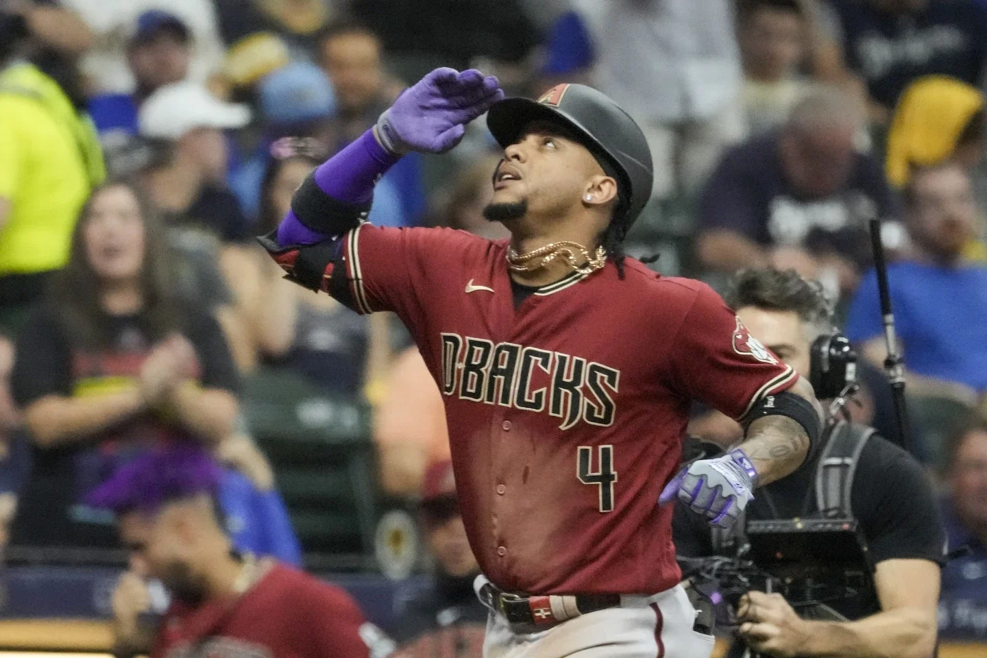 Diamondbacks Rally Past Brewers in Wild Card Series Opener