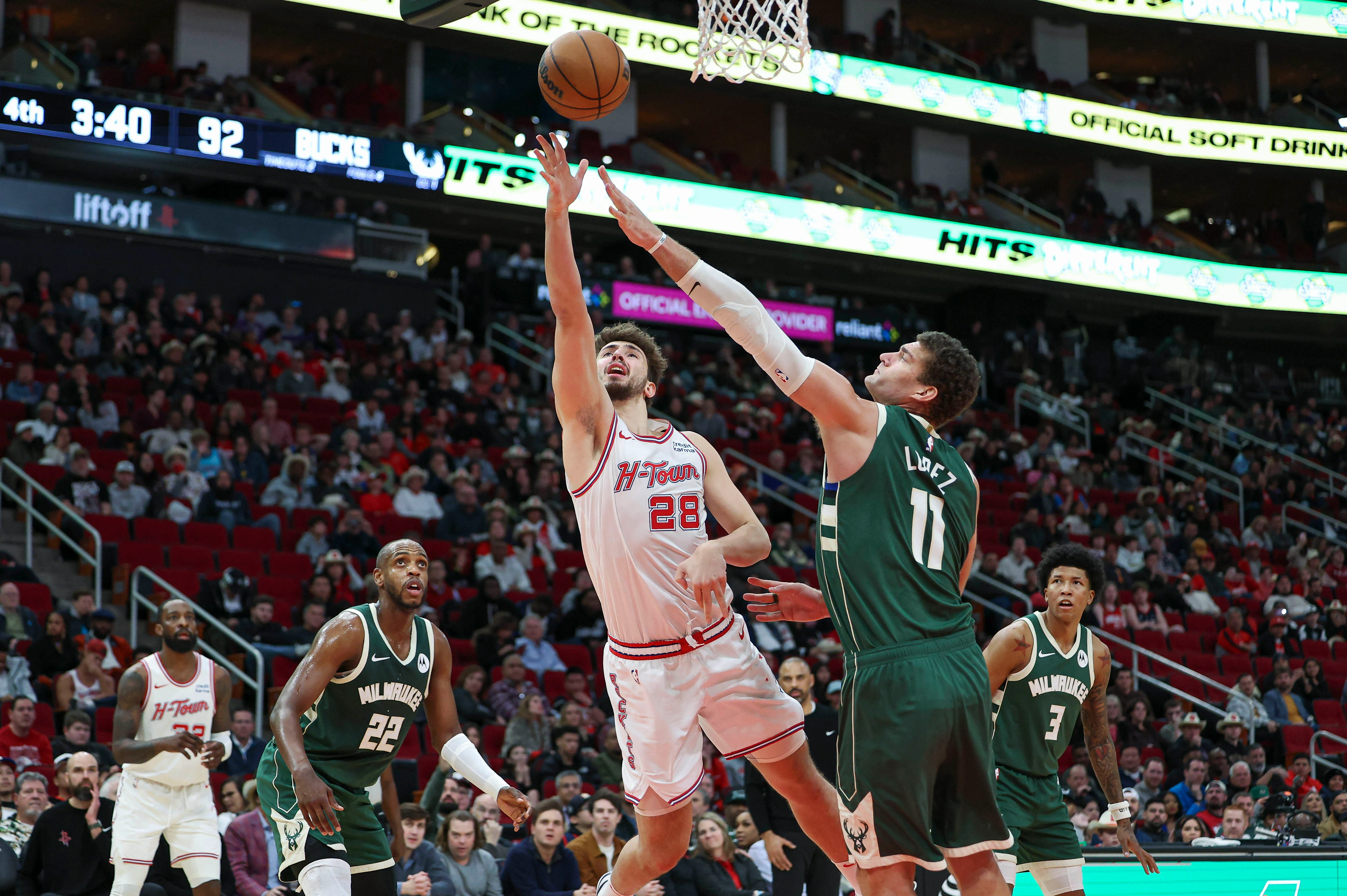 NBA roundup: Rockets fend off a late rally to beat the Bucks
