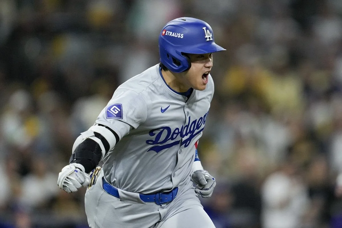 Betts and Ohtani power the Dodgers to an 8-0 victory over the Padres, keeping their NLDS hopes alive