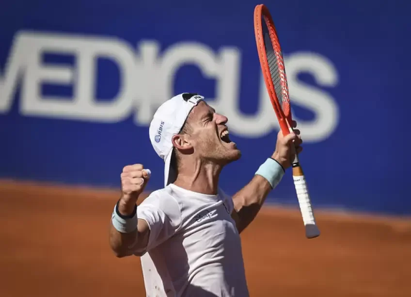 ATP roundup: Diego Schwartzman delays retirement with gritty three-set win