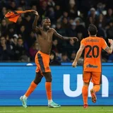 Inter Milan beat Napoli 3-0 to top Serie A