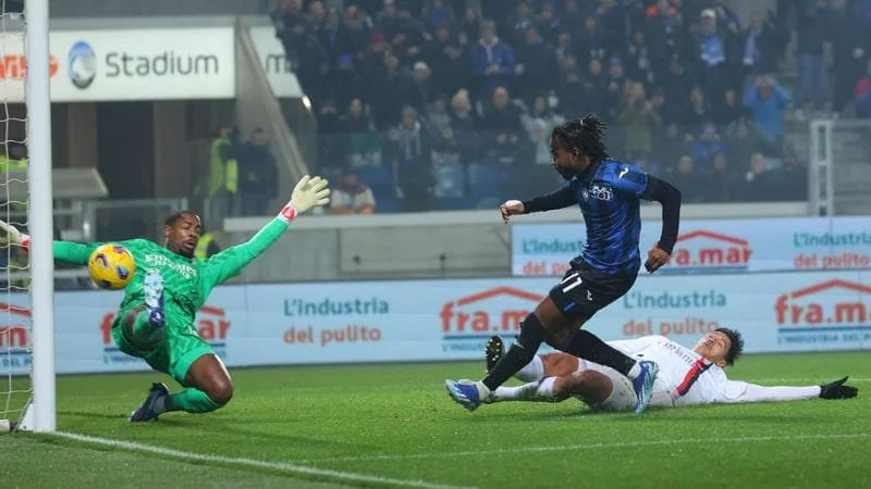 Atalanta 3-2 AC Milan: Lookman's double leads hosts to victory in five-goal thriller