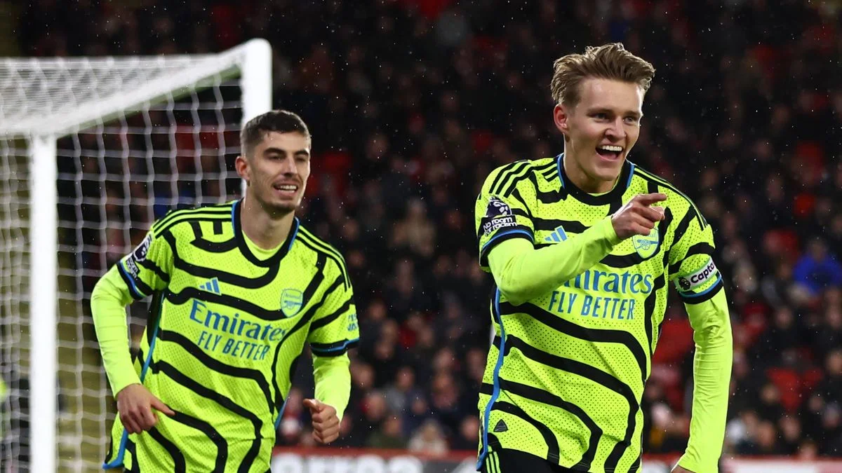 Sheffield United 0-6 Arsenal: Gunners hit dismal hosts for six to keep pace with league leaders