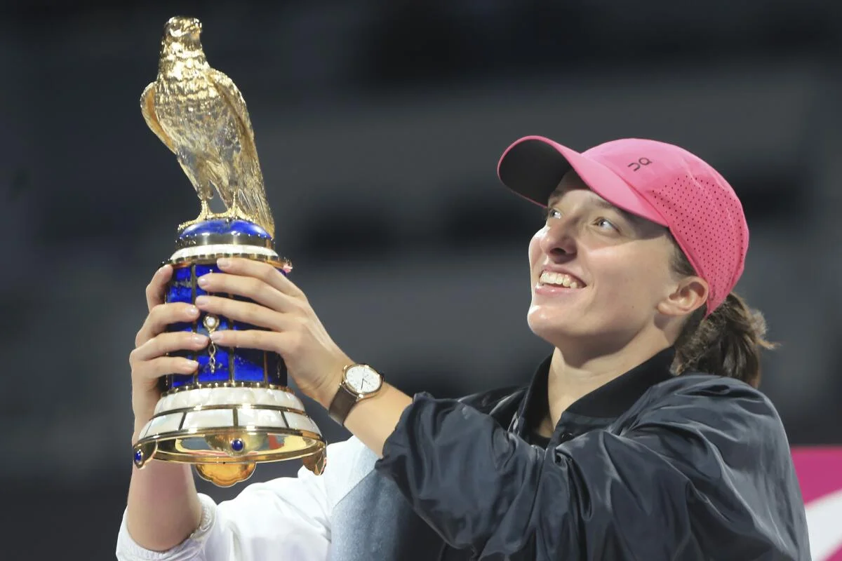 Swiatek defeats Rybakina to win third consecutive Qatar Open