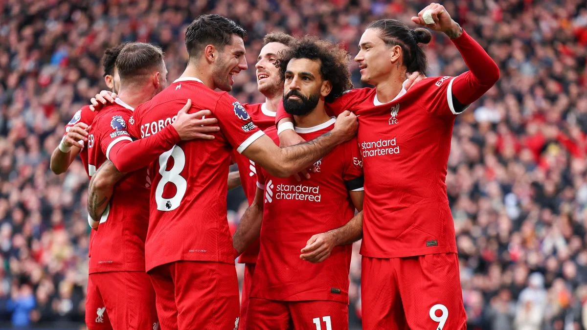 Liverpool 2-0 Everton: Mohamed Salah scores twice as Reds defeat 10-man Toffees in Merseyside derby