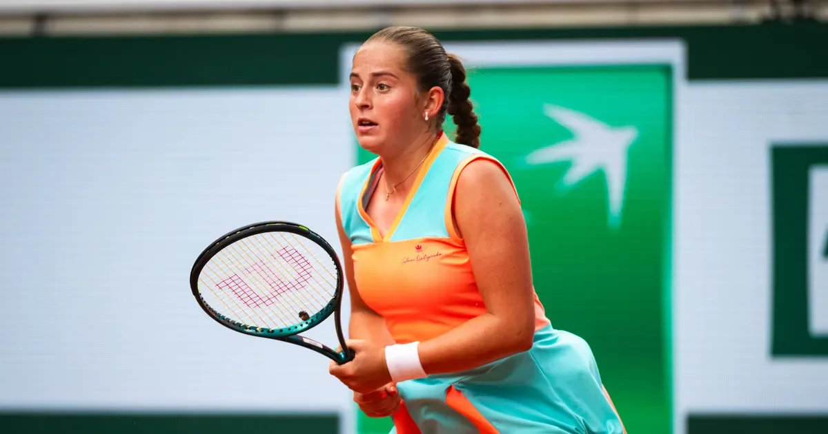 Ostapenko defeats Cristian in French Open first round