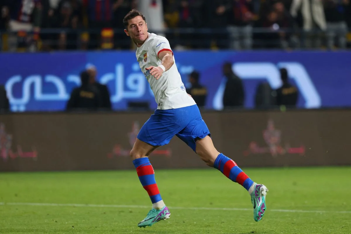 Lewandowski and Yamal fire Barcelona past Osasuna into Super Cup final