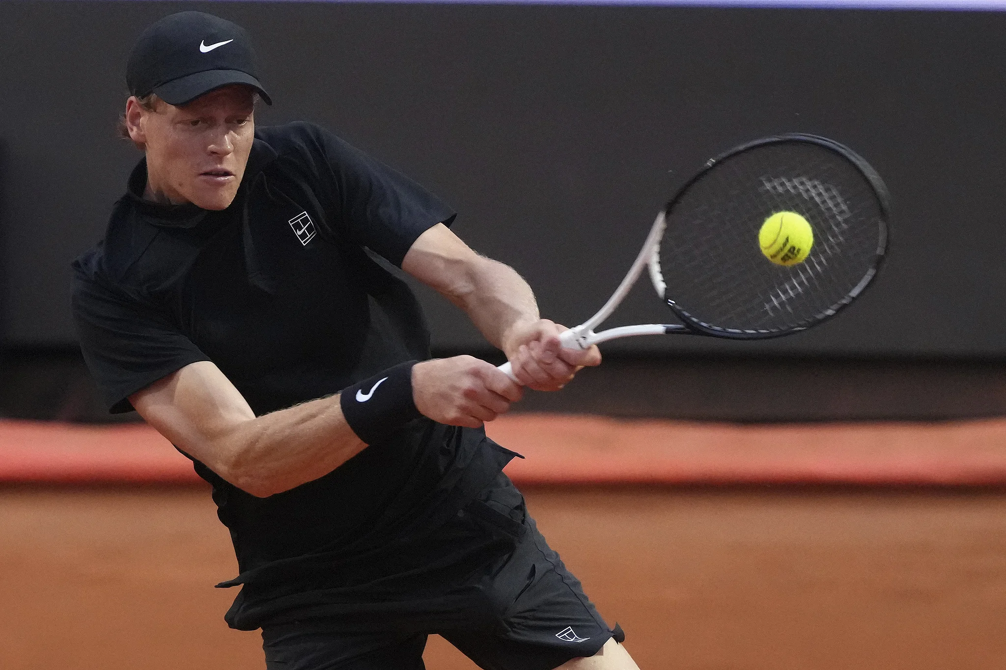 Jannik Sinner crushes Casper Ruud to storm into Italian Open semi-finals