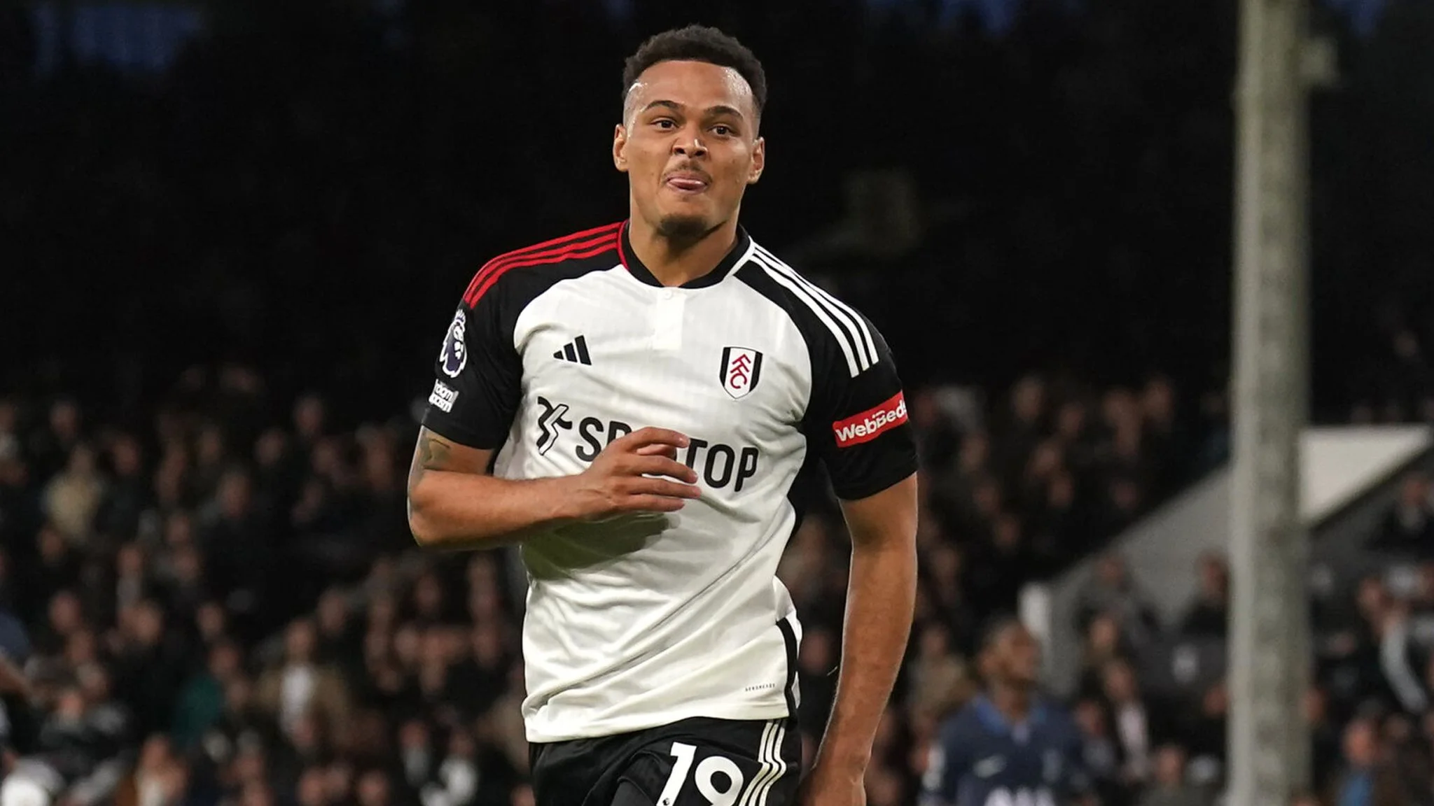Fulham 3-0 Tottenham: Rodrigo Muniz scores twice as hosts defeat lacklustre Spurs
