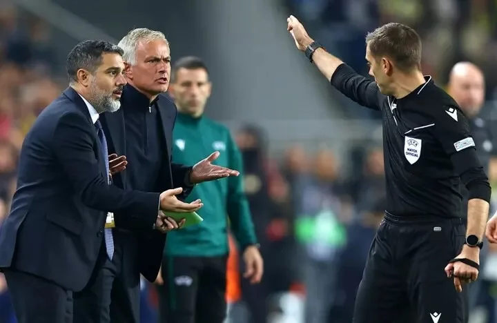 Mourinho sees red as Fenerbahce fight back to secure a hard-fought draw against Manchester United.