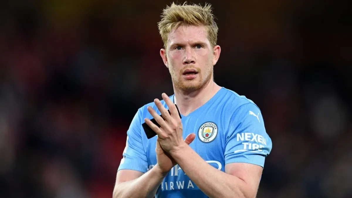 Kevin De Bruyne joins Napoli after trophy-laden Manchester City exit