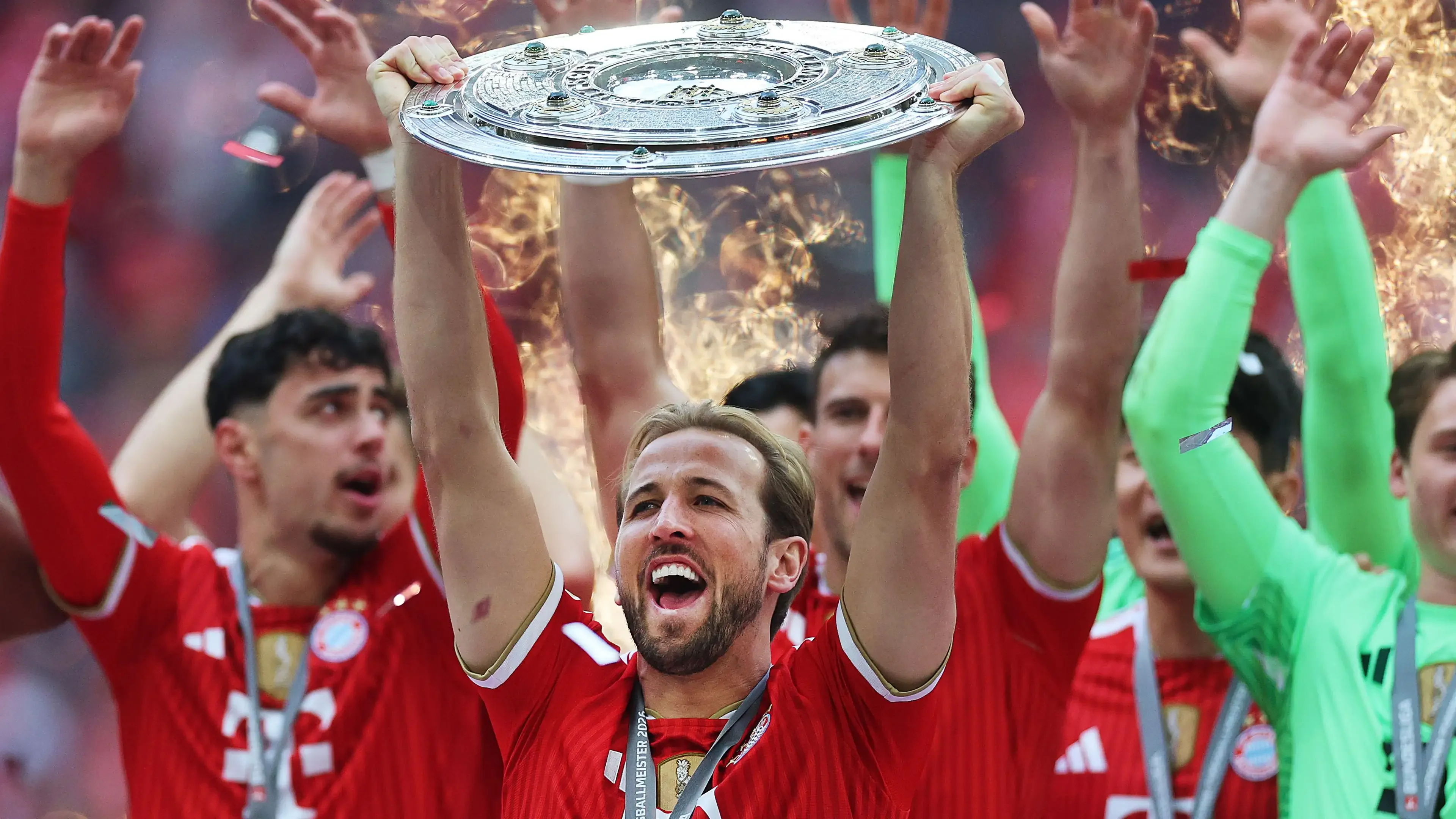 Kane's hat-trick sends Bayern Munich to a record-breaking Bundesliga title finale