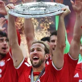 Kane's hat-trick sends Bayern Munich to a record-breaking Bundesliga title finale