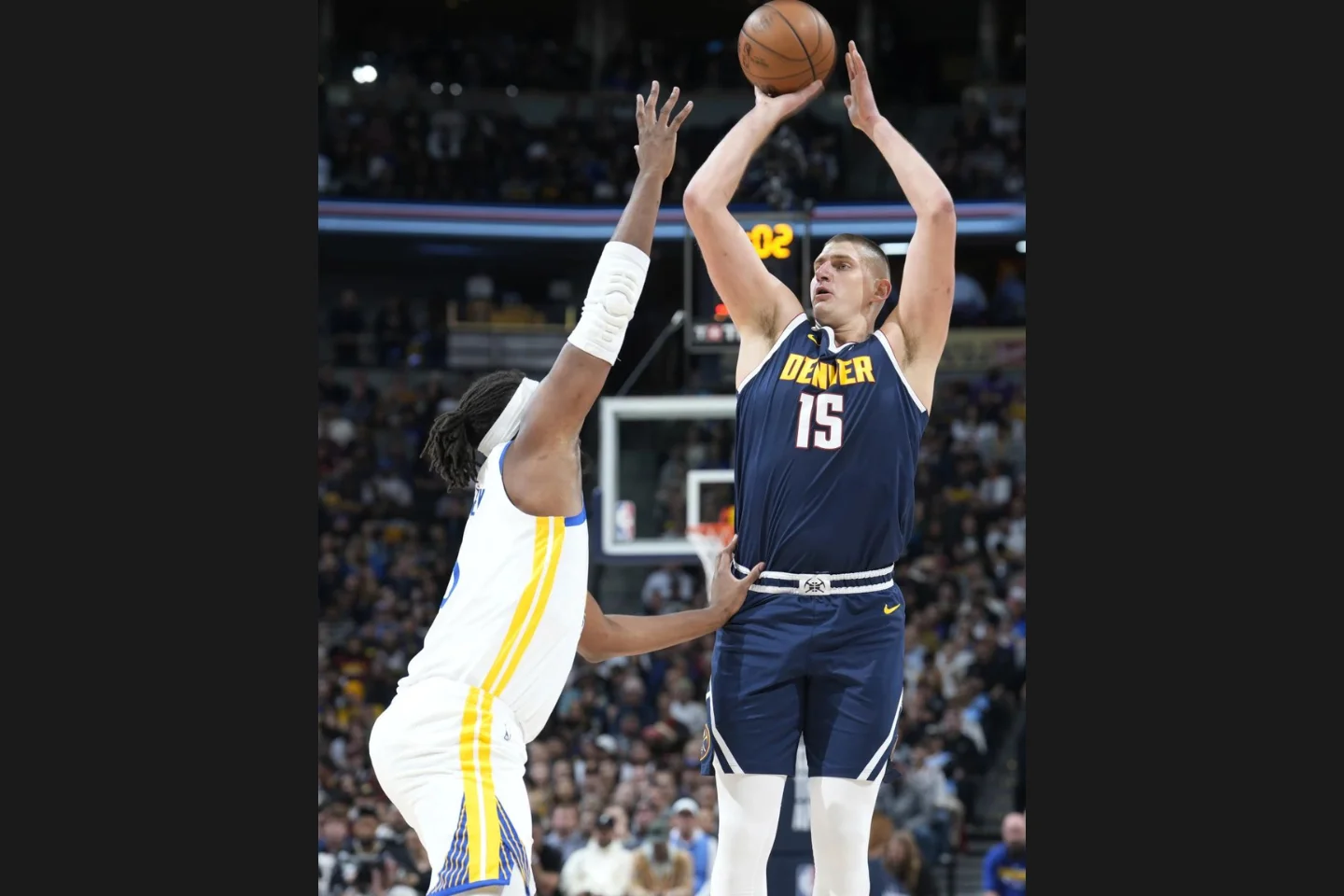 Jokic's Heroics Propel Nuggets to 108-105 Victory Over Warriors