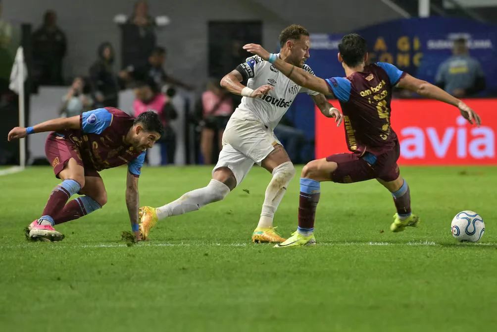 Neymar Inspires Santos Comeback Against Macará in Sudamericana