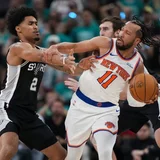 NBA Finals: Knicks overcome 14-point deficit to beat Spurs in Game 1