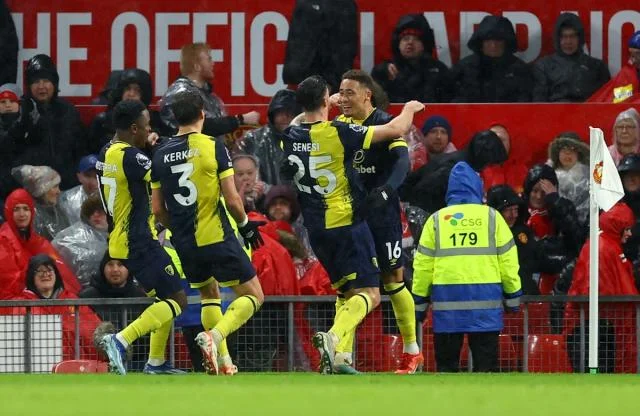 Manchester United 0-3 Bournemouth: Tavernier shines as visitors claim first win at Old Trafford