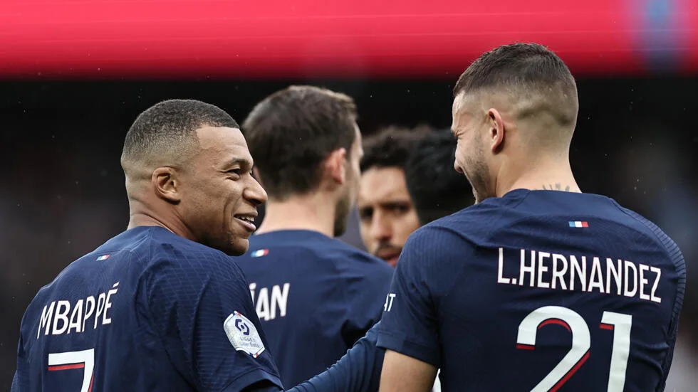 PSG 3-0 Strasbourg: Kylian Mbappe finds his groove again, and Carlos Soler shines in a comfortable victory.