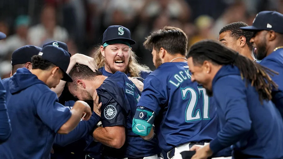 MLB roundup: Mariners overturn deficit to stun White Sox with walk-off slam