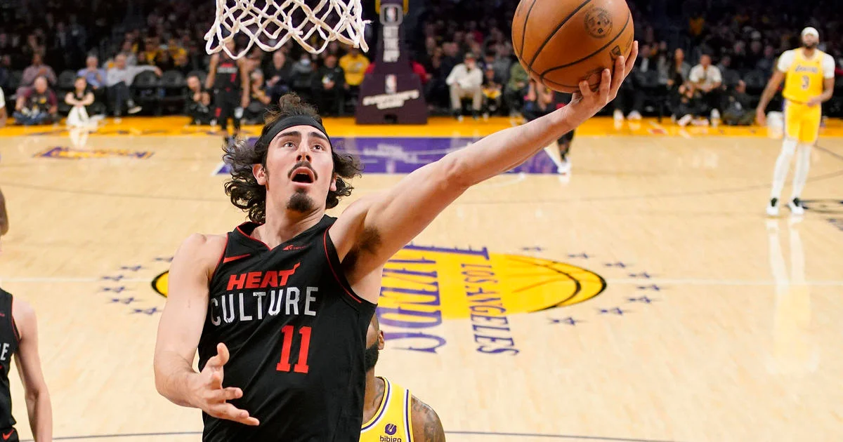 NBA roundup: Heat destroy Lakers, Pelicans upset Wolves