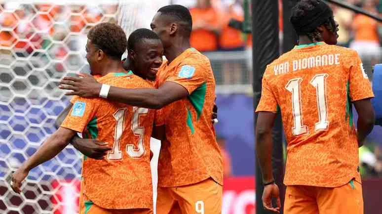 Nicolas Pépé double sends Côte d’Ivoire into World Cup last 32