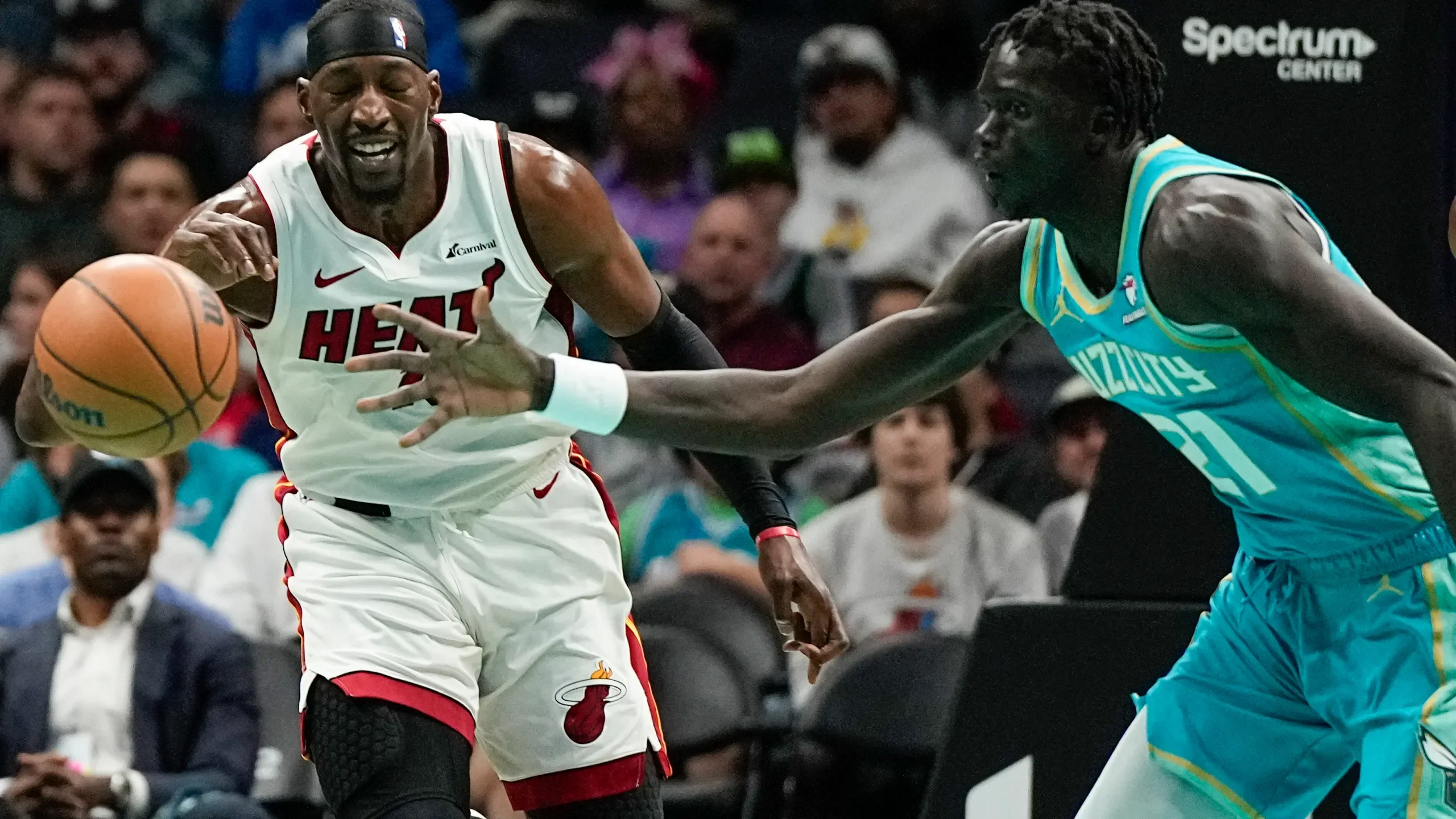 Miami Heat win 111-105 over Charlotte Hornets