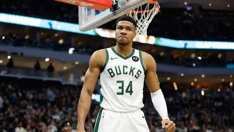 Antetokounmpo breaks Abdul-Jabbar's rebounding record as Bucks halt Rockets' winning streak at five games