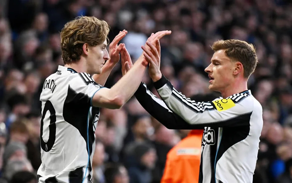 Chelsea 0–1 Newcastle: Anthony Gordon goal boosts Magpies’ European push
