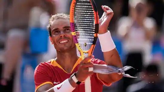 Rafael Nadal makes majestic return to Roland Garros for Spain in singles victory