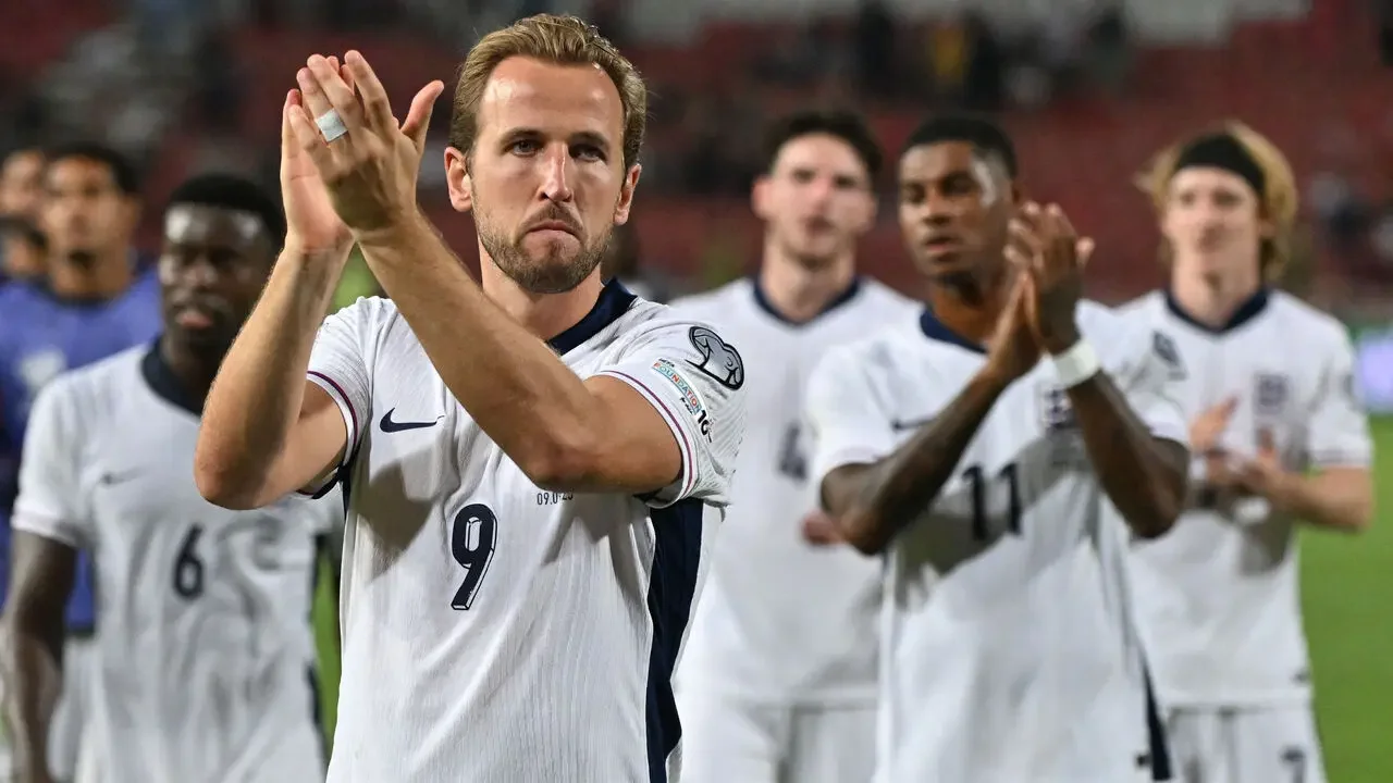 Kane leads England to 5-0 rout of Serbia as World Cup qualification nears