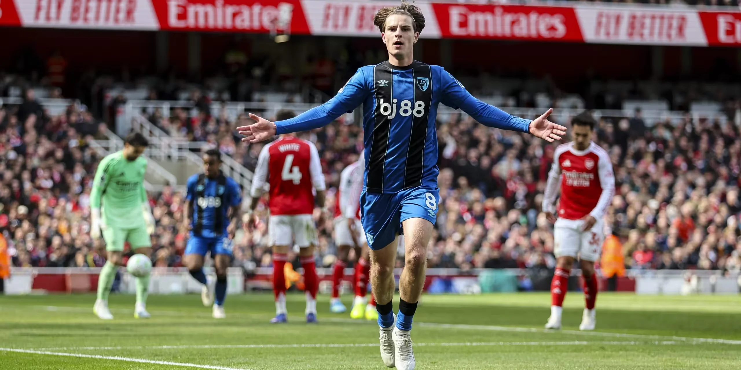 Arsenal 1-2 Bournemouth: Alex Scott winner shakes Premier League title race