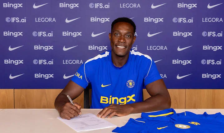 Chelsea confirm Danny Welbeck signing on two-year deal