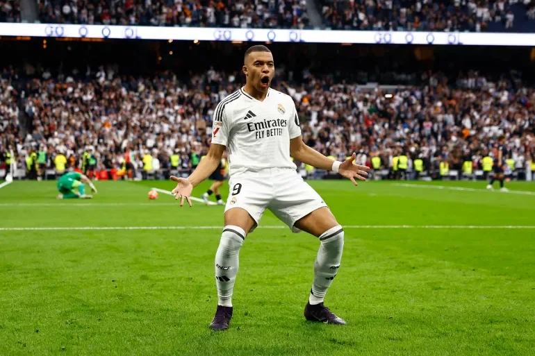 Mbappé brace keeps Real Madrid in La Liga title hunt with 3-2 win over Celta Vigo
