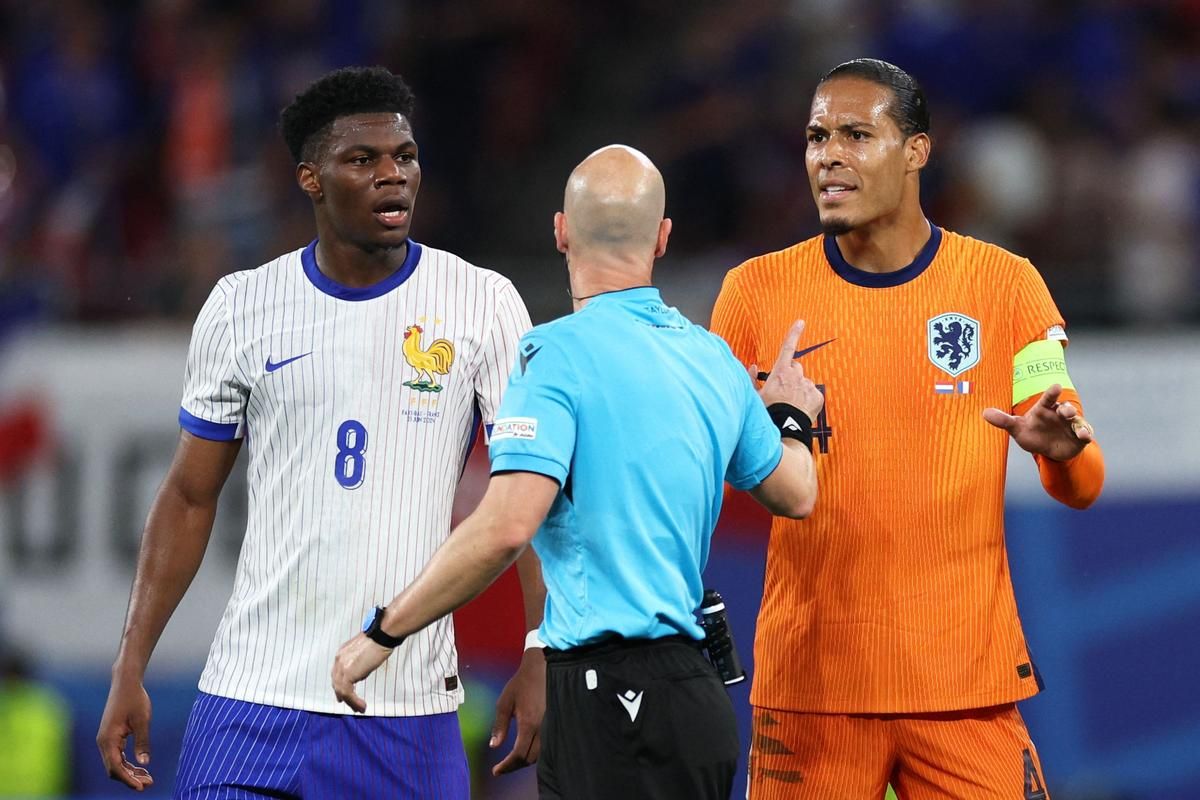 Netherlands 0-0 France: Netherlands and France edge closer to last 16 after goalless affair